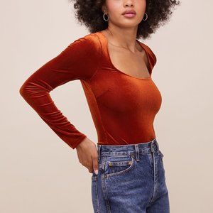 NWT ASTR The Label Tess velvet ribbed bodysuit